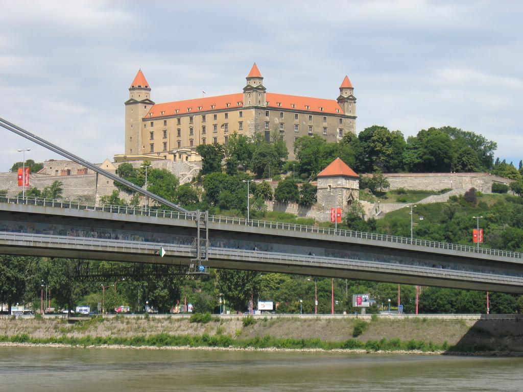 Hotel Radek Vendeghaz Es Apartman Halászi Exteriér fotografie